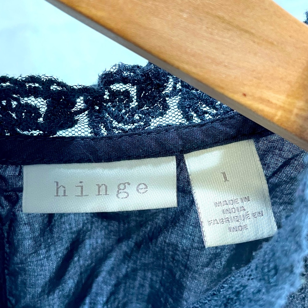 Hinge delicate lace blouse size 1 (S/M) Blue